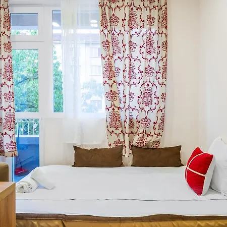 Lovely Cozy 2bd Near The Center Of Apartmán *