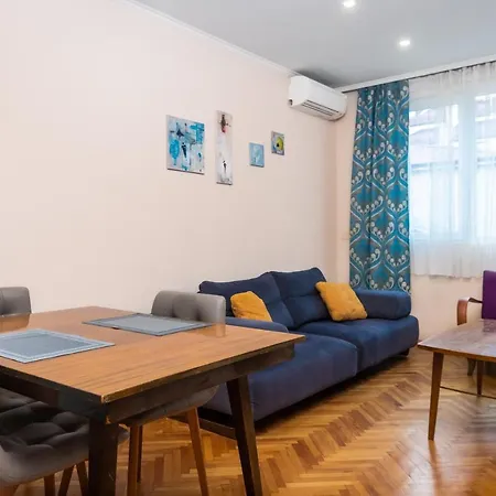 Lovely Cozy 2bd Near The Center Of * 소피아